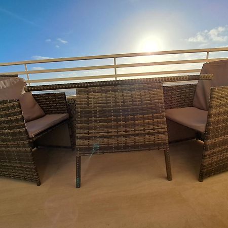 Alicante Skylights Apartments Rum bild